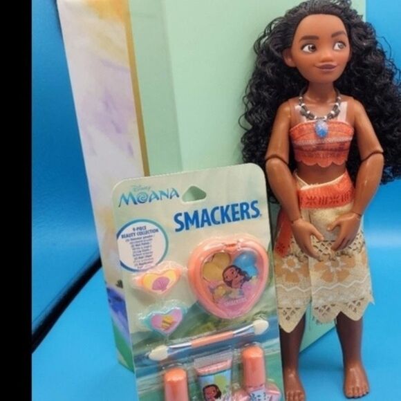 🔥Disney Moana Gift Set doll Lipsmackers - Picture 5 of 7